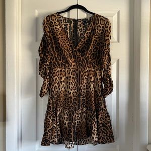 Scoop NWOT Leopard V-Neck Dress w. Ruched Sleeves
